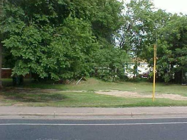 85 Waller ST