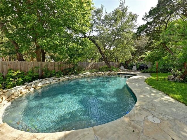 8501 Del Mesa Ln