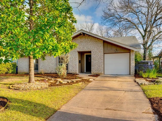 8501 Rockwood Ln