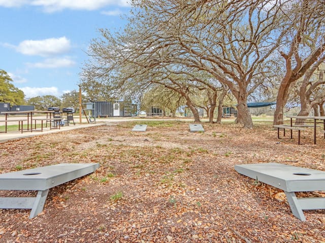 8502 E Us 290