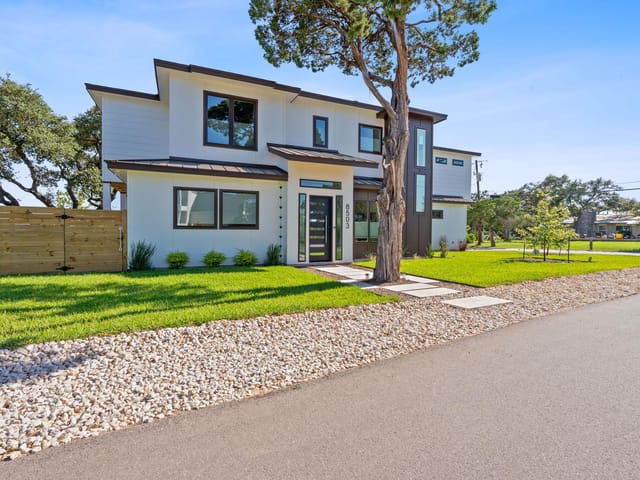 8503 Grandview DR