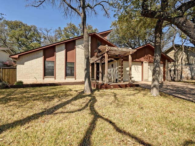 8504 Tallwood Dr