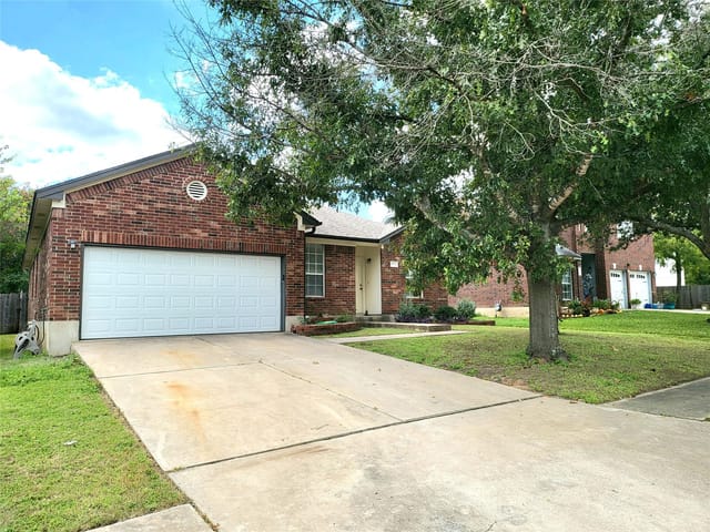 8505 Chat LN