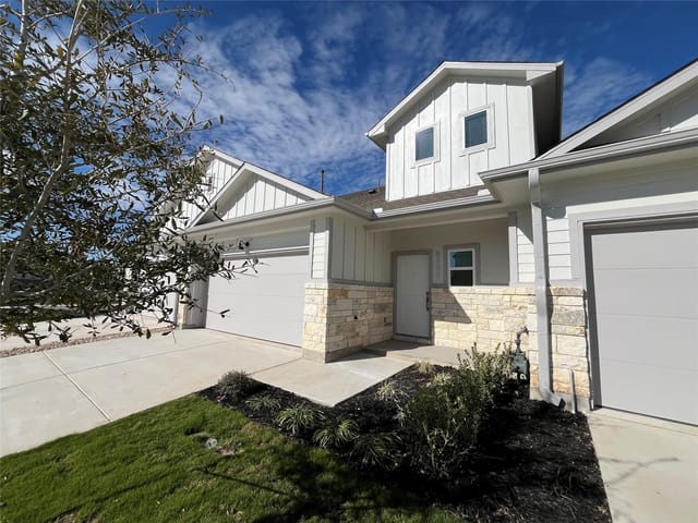 8506  Wellspring Loop