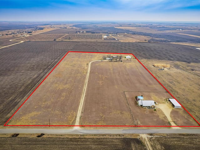 851 & 877 County Road 455