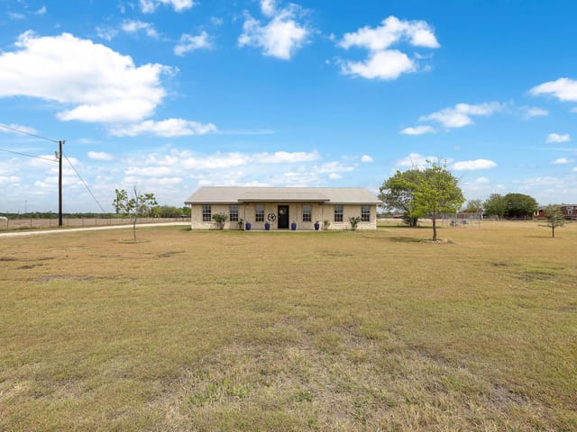 851 County Road 454 Rd