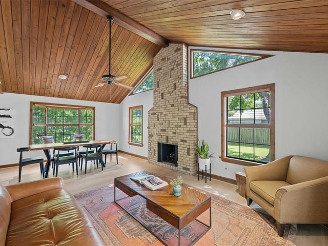 8511 Putnam Dr