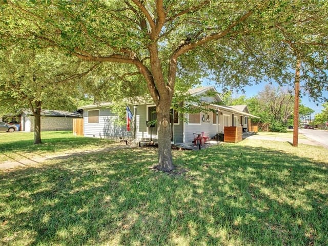 8520 Hathaway Dr