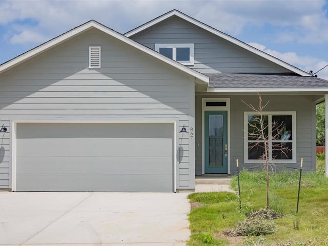 857 Cypress LN