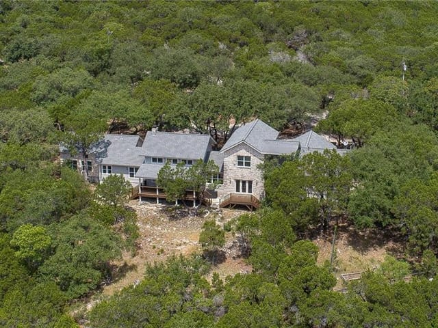 8600 White Cliff Dr