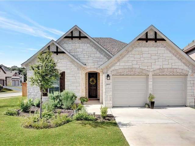 8601 Roxton Cv