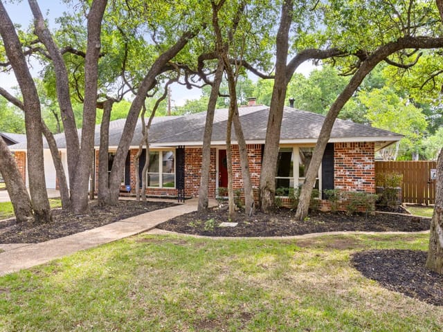 8603 Silver Ridge Dr