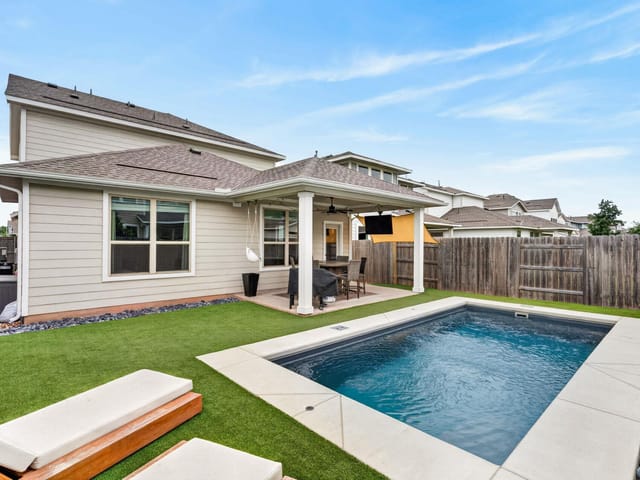 8604 Cottage Rose Dr