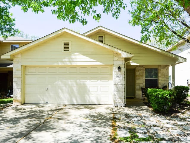 8604 Dittmar Oaks Dr