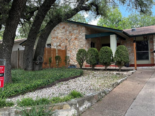 8604 Furness DR