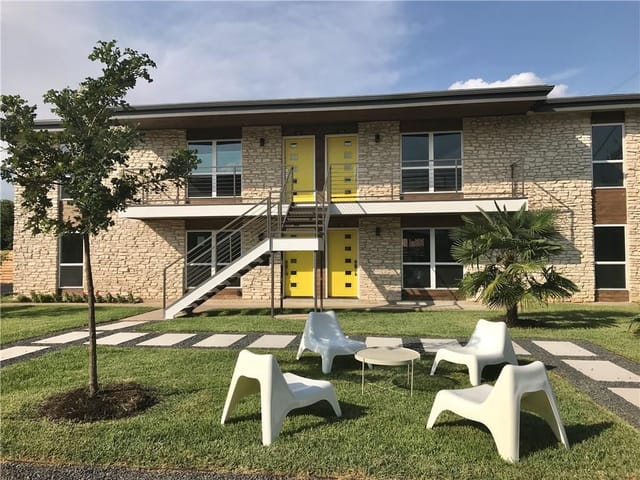 8605 Putnam Dr Unit #202
