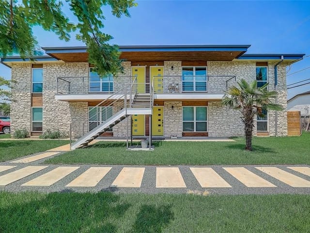 8605 Putnam Dr Unit #202