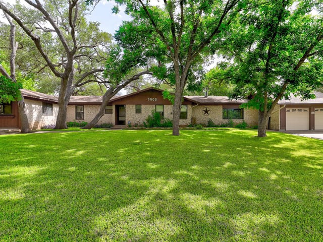 8606 Thunderbird RD Unit #A & B