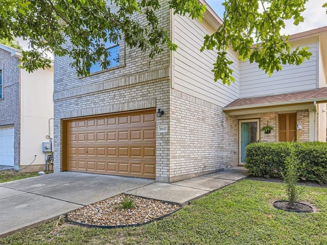 8607 Dittmar Oaks Dr