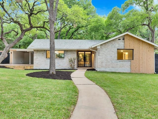 8608 Tallwood Dr