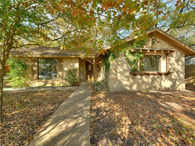 8608 Tallwood Dr