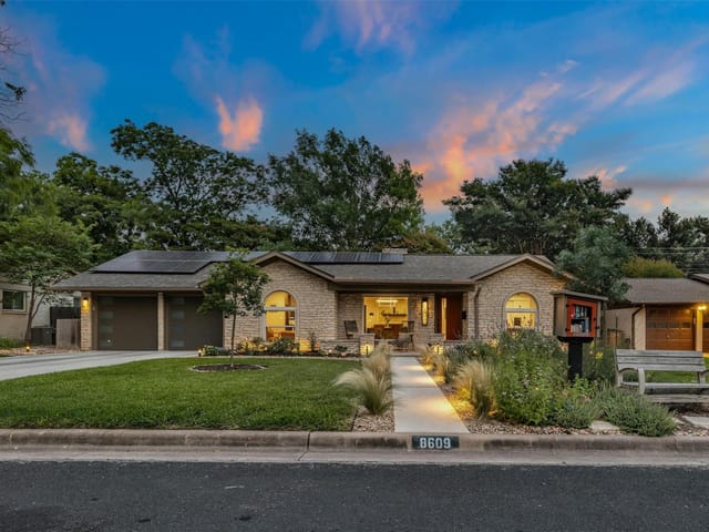 8609 Stillwood Ln