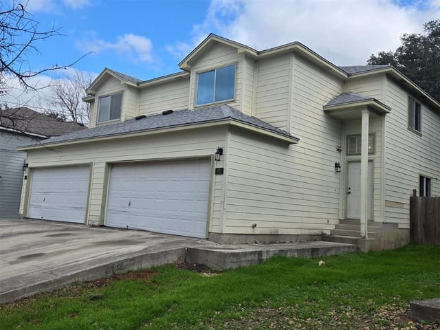 861-863 Sagewood Trl