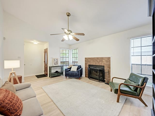 8610 Croydon Loop