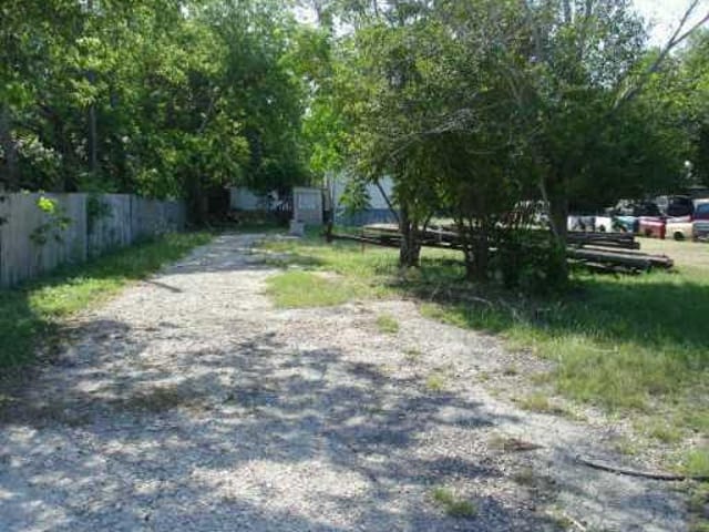 8610 Cullen LN