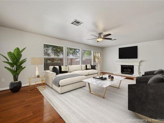 8611 Devine Ln