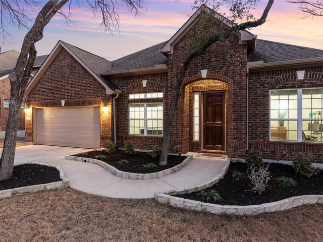 8611 Vantage Point Dr