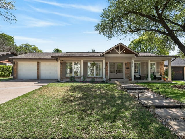 8611 Winding Walk