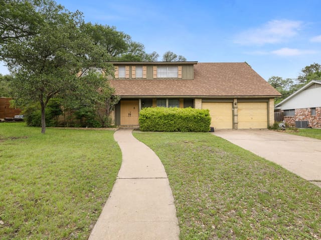 View 8616 Willowick DR in Westover Hills Sec 01 8616 Willowick DR - front exterior - Luxury home in Westover Hills Sec 01, Austin, TX