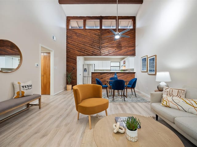 8617 Putnam Dr Unit #C