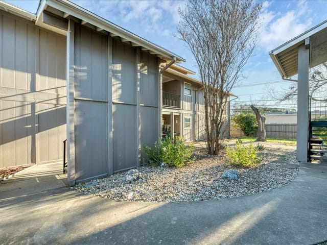 8623 Putnam Dr Unit #C