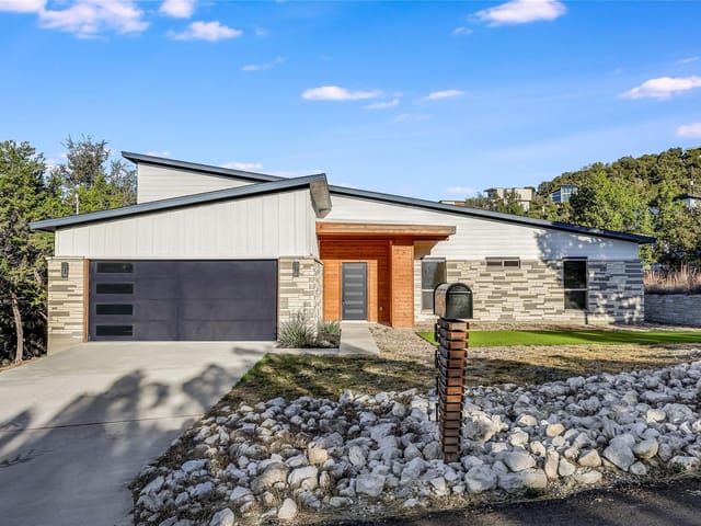 8631  Big Horn Cir
