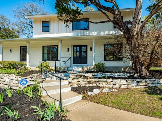 8700 Mountainwood Cir