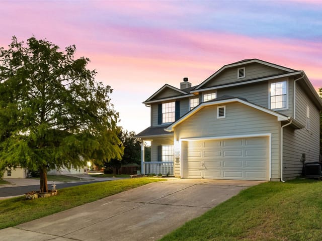 8701 Meridian Oak LN