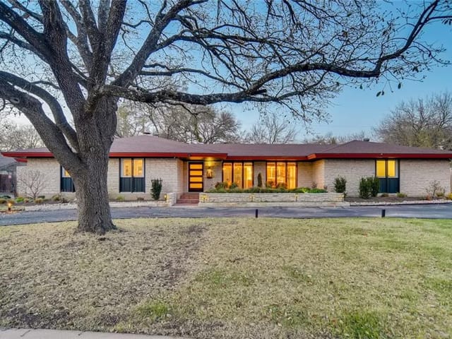 8702 Crest Ridge Cir
