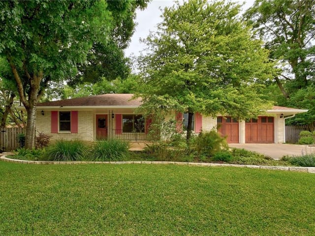 8702 OAKMOUNTAIN Cir
