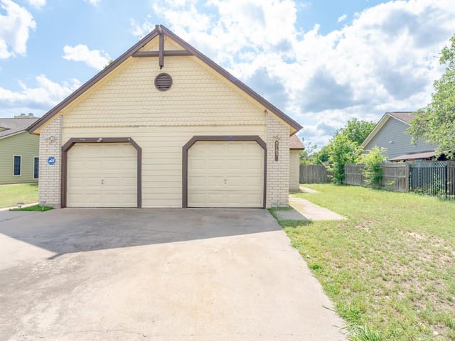 8703 Clearbrook TRL