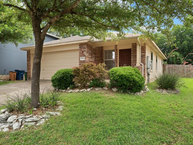 8703 Davis Oaks Trl