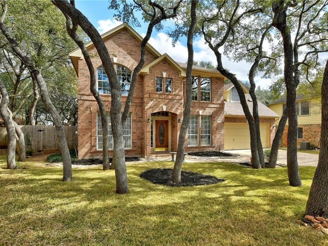 8703 Farmdale Cv