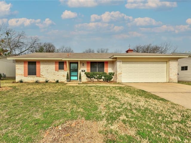 8704 Clarewood Dr