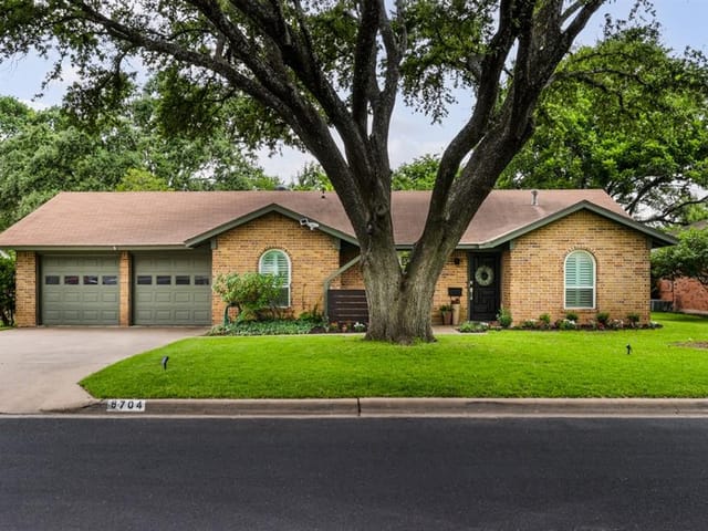 8704 Donna Gail Dr