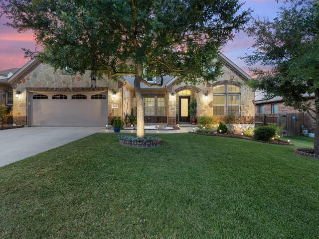 8704 Old Corral CV