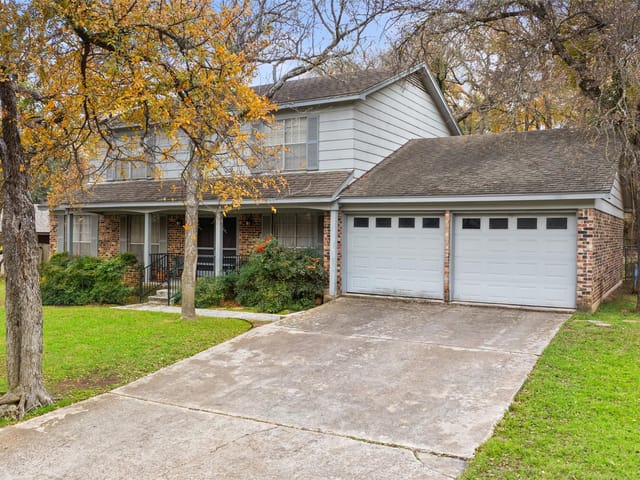 8705 Silverhill Ln