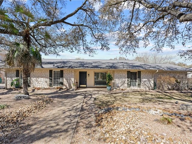 8706 Balcones Club Dr