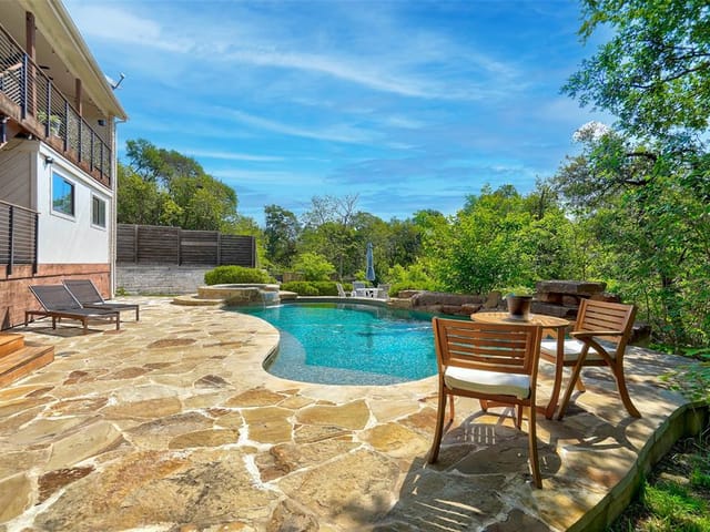 8707 Mountainwood Cir