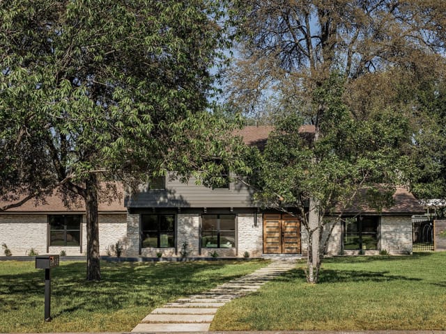 8708 Collingwood DR